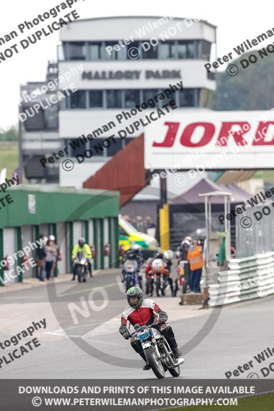Vintage motorcycle club;eventdigitalimages;mallory park;mallory park trackday photographs;no limits trackdays;peter wileman photography;trackday digital images;trackday photos;vmcc festival 1000 bikes photographs